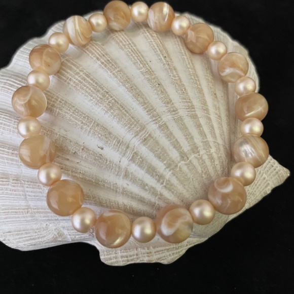 Cream Pearl Wisdom & Purity Beaded Stretch Bracelet - Picture 3 of 4